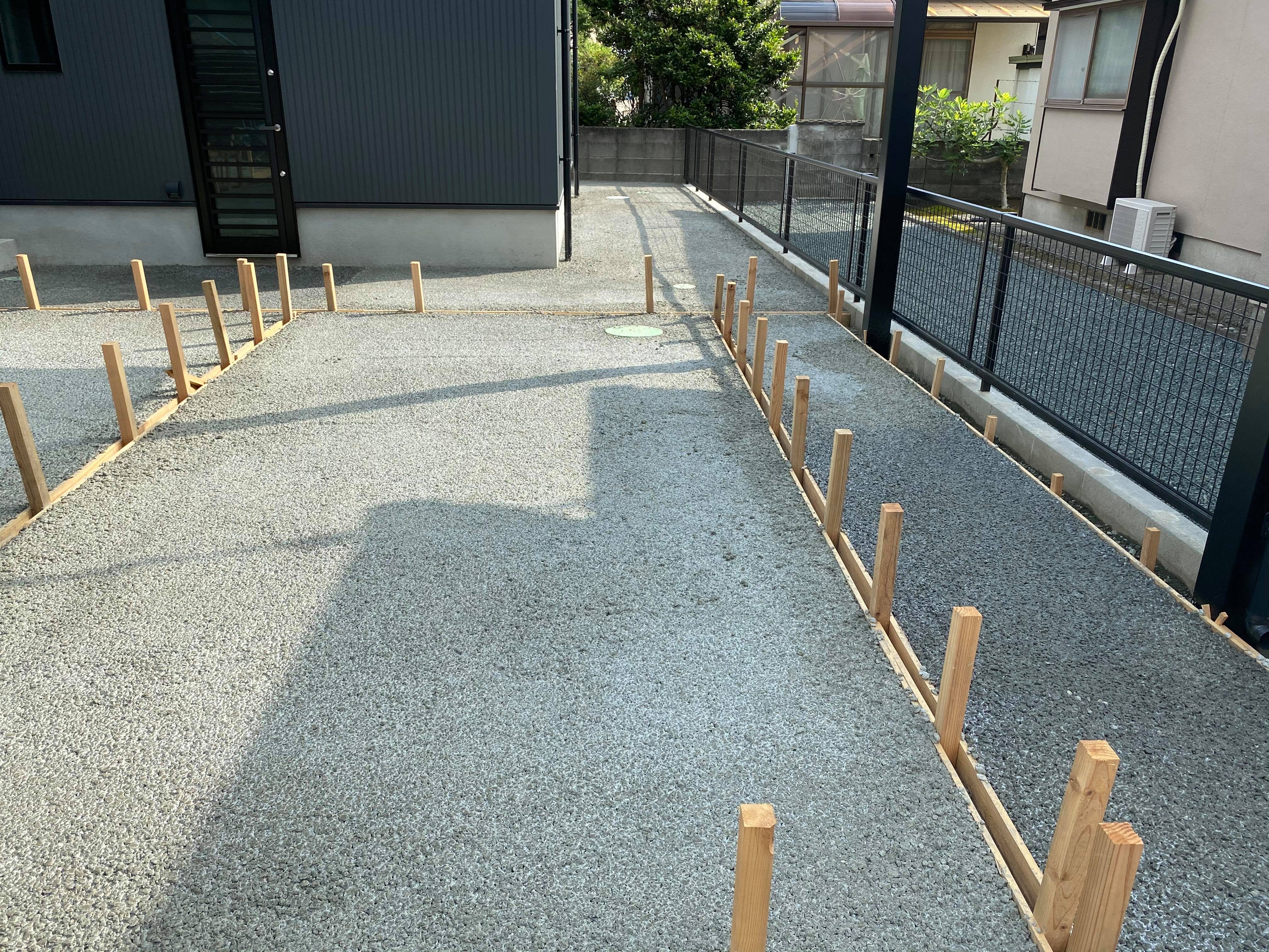 熊本 旗竿地で宅内は平らにしたい バイクの車庫まで舗装したい 1日目 水たまり対策 Drytech ドライテック 透水性舗装仕上材 生コンポータル