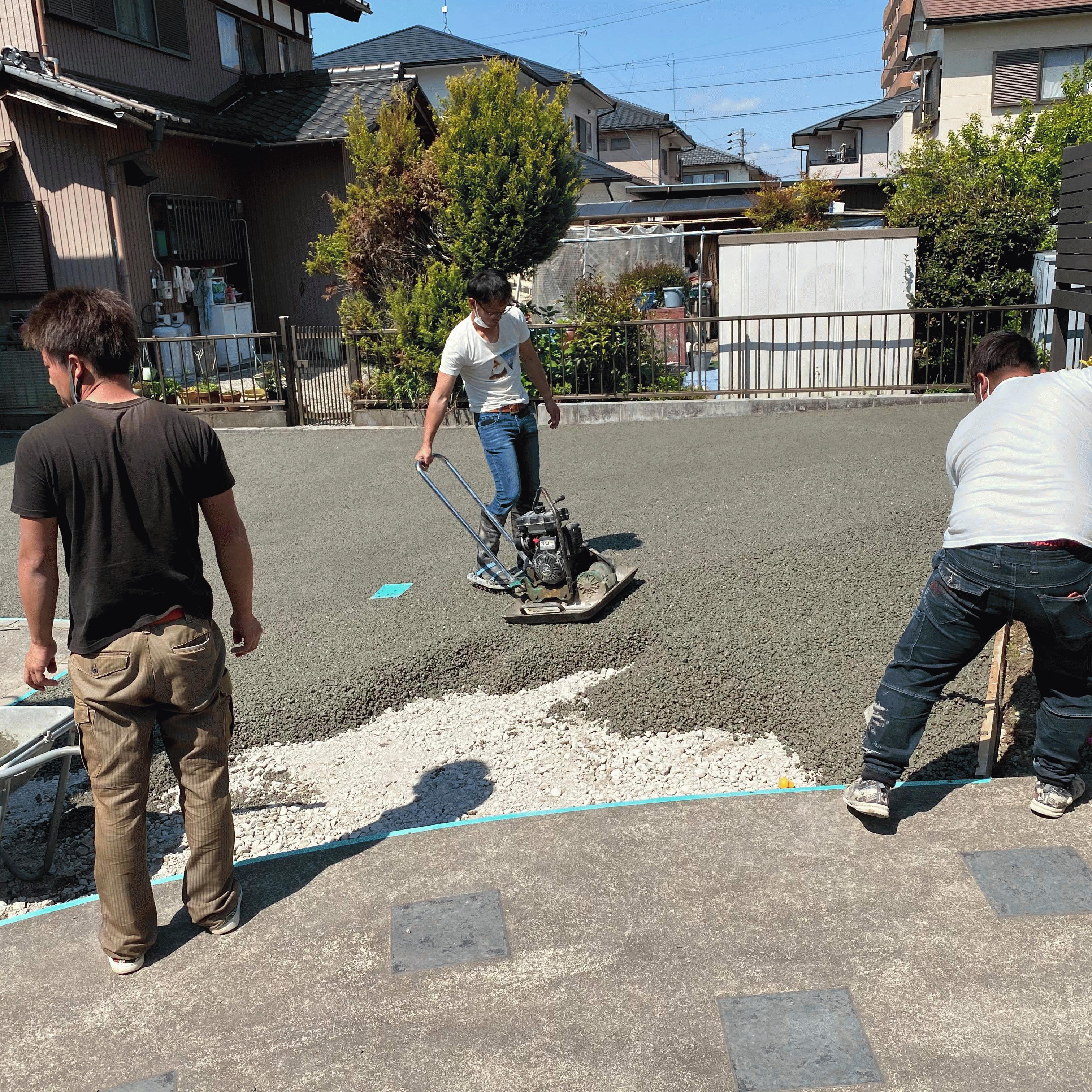 【岐阜】「Tシャツにジーパン、スニーカーで施工できる」駐車場・水はけ・排水・DIY