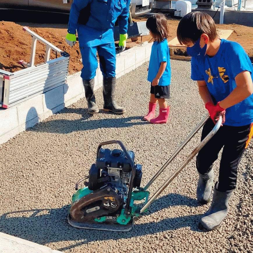 【鹿児島】「なんと小学生の子供が施工？！家族総出で個人宅をDIY！！」南九州生コン吹上工場