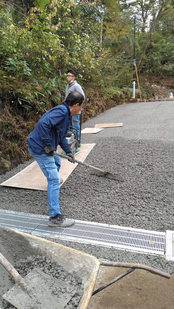 【神奈川】「日本でも指折りの別荘地であり観光地の車路（道路）にも採用されてます」山昭