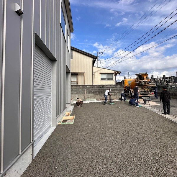 【静岡】「実際はすごい捻ってて、あと道路から逆勾配の土地なので、オコシコン以外有り得ない」三興開発・宮垣建設