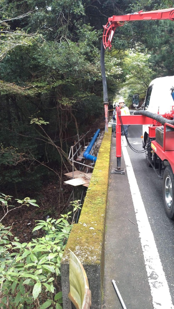 地中に無数に埋まっている配管はやがて劣化し損傷し沈下や陥没といった問題をもたらします