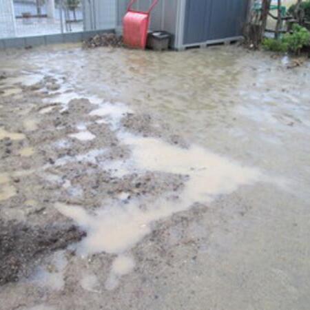 家周りの水はけが悪い！水たまりができてしまう庭の改善方法を紹介