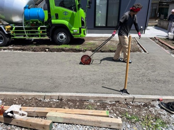 毎日見る玄関と駐車場だから快適な環境へ｜オワコン施工【長野県】