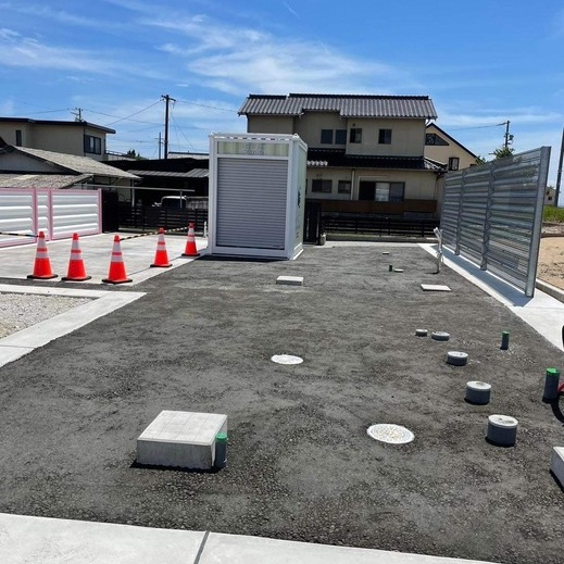 【愛知】「ドッグランに人工芝を敷きたいので下地をオワコン」毛受建材