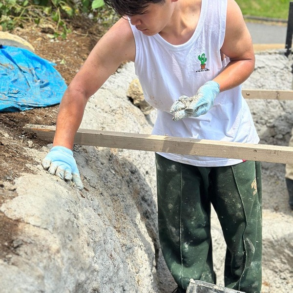 【山梨】「亀の池に採用？！ 防草、排水ですらない。 何にでも変幻自在まるで紙粘土のようなコンクリ」DIY