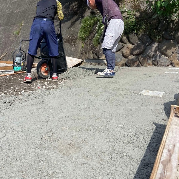 彗星の如く現れたコンクリート 【オワコン】 はなぜ防草・排水の分野で一気にスターダムにのし上がったのか